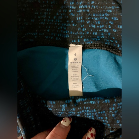 Mesh sided compression capris - Picture 3 of 3